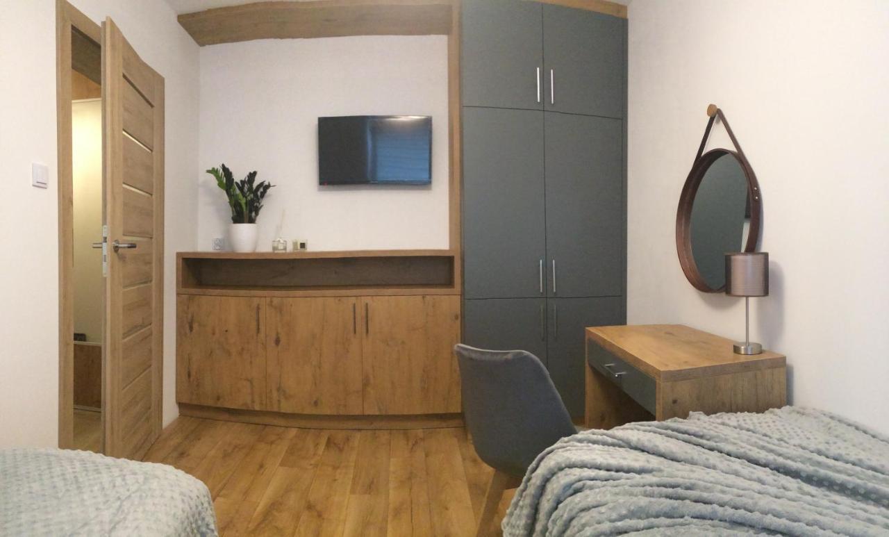 Apartament Happy View Apartment Jelenia Gora Bagian luar foto